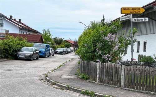 Die Haidacher- und die Wendelsteinstraße in Hochstätt sollen neu gestaltet und optisch aufgewertet werden.Foto HEINZ
