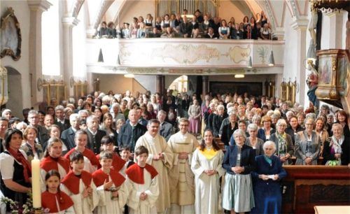 Die Kirche in Rossholzen war bis auf den letzten Platz gefüllt.
