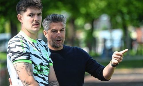 Die Richtung ist klar: Trainer Josef Weiß braucht mit dem TuS Prien Punkte gegen Grünthal.Foto Franz Ruprecht