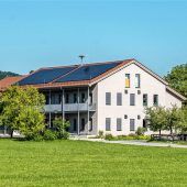 Hitzige Debatte um Schulfassade