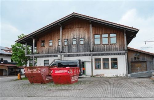 Dieser ehemalige Baumarkt soll nun eine Autolackiererei werden. Foto merk