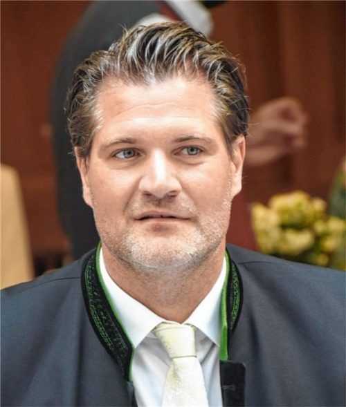 Dr. Thomas Geppert stellt klar: Dass die Mehrwertsteuersenkung auf Speisen sein Lieblingsgericht Schnitzel mit Pommes bezahlbarer macht, ist eher unwahrscheinlich. Das Essen in der Wirtschaft könnte sogar teurer werden. Fotos Imago