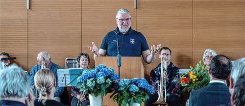 Dreißig Jahre ökumenische Notfallseelsorge in Stadt und Landkreis Rosenheim sei ein Grund nicht nur zum Feiern, sagte Diakon Thomas Jablowsky, der Leiter der katholischen Notfallseelsorge. Es sei vor allem auch ein Grund, Danke zu sagen – all denen, die in den vergangenen drei Jahrzehnten im Ehrenamt jenen beistanden, die ohne diese Hilfe nicht gewusst hätten, wie es weitergeht. Foto Thomae