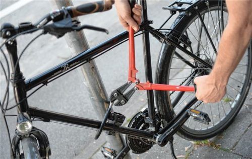 Ein Versicherungsvertreter täuschte Fahrraddiebstähle vor – und kassierte mit den fingierten Fällen Geld von der Versicherung ab. Foto dpa