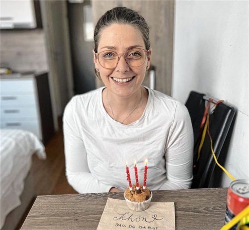 Eine Stammzellspende hat Anne Willkommen (37) aus Kolbermoor, die an Leukämie erkrankt ist, das Leben gerettet. Den Tag der Stammzelltransplantation feiert sie jedes Jahr als ihren zweiten Geburtstag. Fotos RE