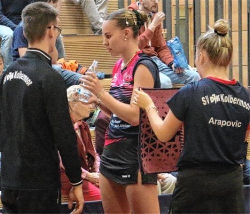 Florian Wiesener (links) hatte Annett Kaufmann und Hana Arapovic im Doppel gut eingestellt, am Ende blieb man ohne Erfolg.Foto Gerhard Erlich