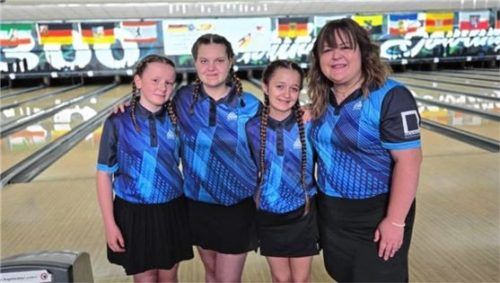 Für Bayern in Berlin gestartet: Celia Stölzel, Luisa Samira Weiss, Klara Achhammer und Trainerin Theresa Lindner (von links).Foto re