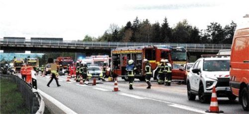 Großeinsatz für die Rettungskräfte: Für sie bedeutet die große Anzahl an Unfällen in den vergangenen Wochen eine enorme Belastung.