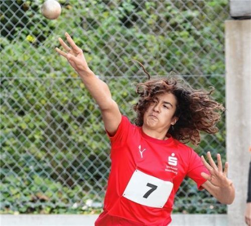 Jeremias Rodriguez Wülfing vom TSV Wasserburg wurde Vizemeister im Block Wurf der Jugend M14.Foto Ludwig Stuffer