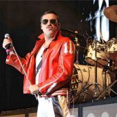 „Queen Alive“ rockt Waldkraiburg