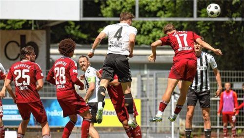 Mit diesem Kopfball sorgte Jasper Maljojoki für die Wacker-Führung.Foto mb.presse