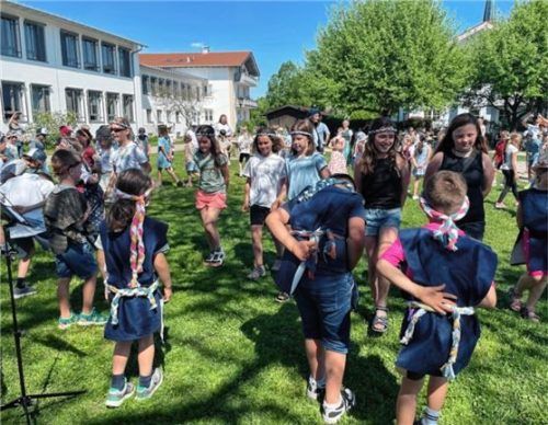 Mittelalterliche Spiele an der Grundschule Eggstätt. Foto Kirchner