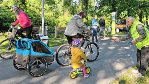 Reger Betrieb herrscht jeden Morgen auf dem Radweg am Kolbermoorer Werkkanal. Foto Stadt kolbermoor