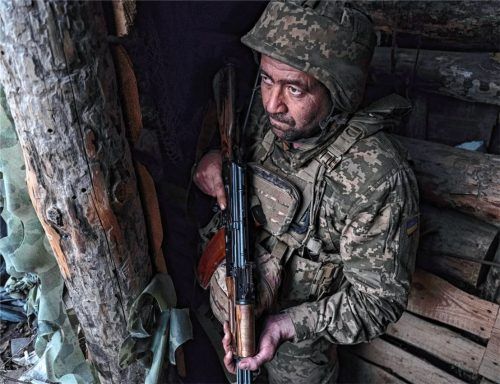 Soldat im Unterstand: Im Abwehrkampf der Ukrainer gegen Putin entscheidet sich Europas Sicherheit. Foto dpa