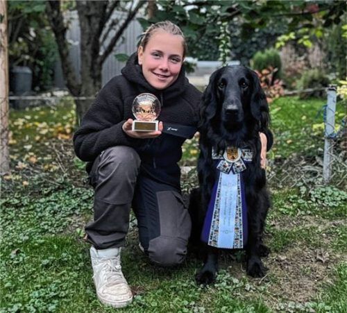 Tialda Woschee hat bereits den Sachkundenachweis für Hundesportprüfungen abgelegt. Die erste Prüfung rockte sie mit ihrem selbst ausgebildeten Hund mit 97 von 100 Punkten.Foto  re