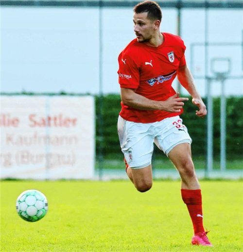 Trotz zwei Treffern von Löwen-Stürmer Robin Ungerath bleiben die Wasserburger auf dem dritten Tabellenplatz und verpassen die Aufstiegsrelegation.Foto mb.presse-btz