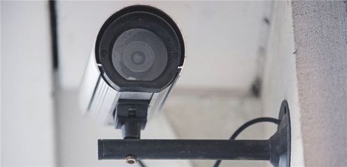 Überwachung rund ums eigene Haus? Das geht, aber nur in engen Grenzen. Foto Robert Günther/dpa