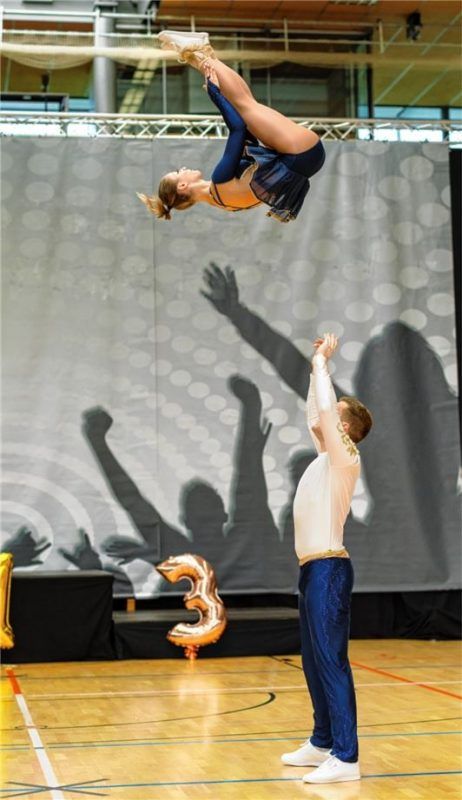 Veronika Megyesi und Christian Gartmeier verteidigten ihren Titel in der A-Klasse.Foto re