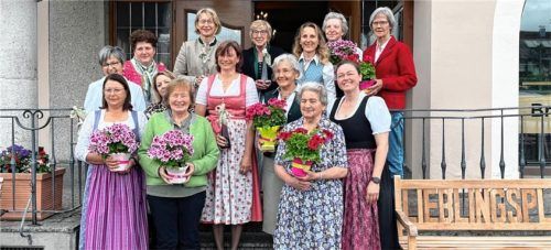 Viele der geehrten Mitglieder waren persönlich anwesend.Foto Frauengemeinschaft Rohrdorf