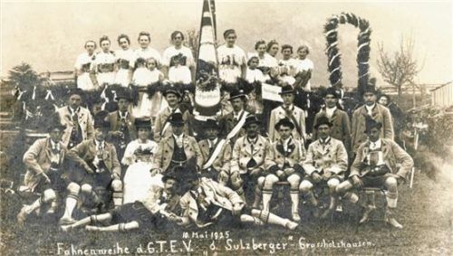 Vor fast genau 100 Jahren konnten die Trachtler die erste Fahne anschaffen.Ruprecht