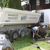 40-Tonner donnert in Wohnhaus in Lenggries