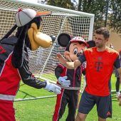 Support von Micky & Goofy