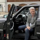 Jörg Pilawa ersteigert Eichinger-Benz