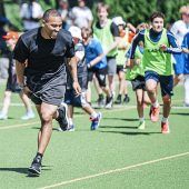 Fang den Football-Superstar