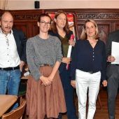 Sie machen das Gesicht der Stadt noch schöner – Fassadenpreis 2024 an Gebäudeeigentümer übergeben