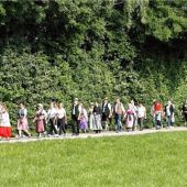 Gläubige ziehen nach Weihenlinden