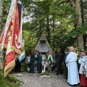 Der Opfer der Weltkriege in Sachrang gedacht