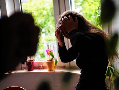Auch wenn viele Taten (Symbolbild) hinter verschlossenen Türen geschehen: „Das ist keine Privatsache“, betont Carlotta Wittenberg. Die Rosenheimerin organisiert am heutigen Montag eine Aktion gegen Gewalt in Bad Aibling. Foto imago