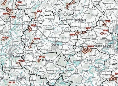 Ausschnitt aus der Tekturkarte zum Beteiligungsverfahren. In der Bildmitte der Standort W107 bei Pittenhart. emk