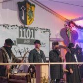 Söchtenau feiert Jubiläum mit Tradition und Humor