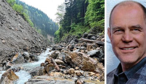 Das Brechries im Jenbachtal oberhalb von Bad Feilnbach ist eine der größten aktiven Rutschungen in Bayern. Sind dort ähnliche Auswirkungen wie zuletzt beim Gletscherabbruch in Blatten (Schweiz) zu befürchten? Der stellvertretende Leiter des Wasserwirtschaftsamtes Rosenheim, Andreas Holderer, beleuchtet die Situation. Foto Wasserwirtschaftsamt Rosenheim