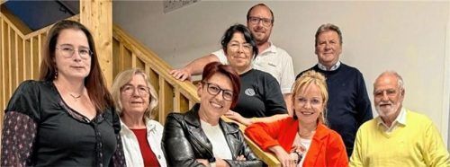 Das neue Fokus-Team mit (von links) Astrid Schäffler, Maria Eisenkolb, Nina Kreykenbohm, Heike Kiermeier, Danny Pfeiffer, Stefanie Zurl-Radtke, Rudi Gebhart und Hajo von Oertzen. Foto re