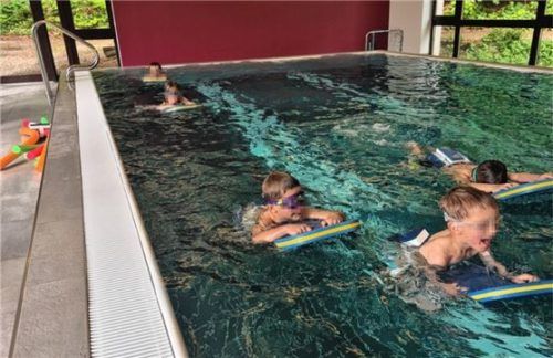 Das Schwimmtraining macht jede Menge Spaß. Foto  re