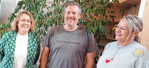 Der neu gewählte Vorstand des Pädagogischen Zentrums im Achental: (von links) Vorsitzende Sonja Rupert-Wolfermann, Zweiter Vorsitzender Tobias Pfänder und Kassierin Maria Aigner.Foto  Giesen