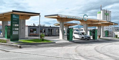 Der neue Ladepark liegt verkehrsgünstig an der Rosenheimer Innlände. Fotos Schlecker