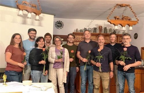 Der wieder- und neugewählte Vorstand der SLV: (von links) Uschi Schneeweis, Lorenz Genghammer, Geraldine Wiesner, Denise Galland, Felix Leitner, Mathias Zacherl, Hans Voggenauer-Pertl, Mario Zurowski, Erich Zenz, Heinz Schneeweis. Es fehlen Robert Klauser und Nadine Mathes. Foto re