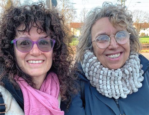Die beiden Philosophie-Lehrerinnen Elisabetta Clemente (rechts) und Maria Laura Spinogatti berichten über ihre Einblicke an einer Bad Aiblinger Schule. Foto re