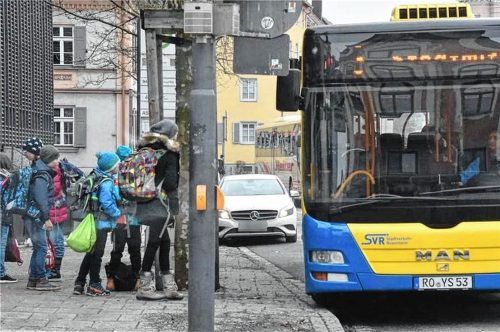 Die Betriebszeiten des Rosenheimer ÖPNV wurden vor einigen Monaten eingeschränkt. Jetzt gibt es einen Vorstoß, wie Bürger trotzdem nach 23 Uhr mit dem Bus nach Hause kommen könnten. Foto Peter Schlecker