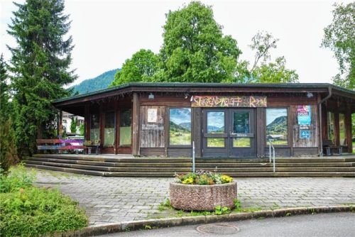 Die ehemalige Touristinformation, in der bisher der Ruhpoldinger Jugendtreff untergebracht war. Foto  Krammer