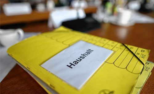 Die Gemeinde Breitbrunn hat im Gemeinderat den Haushalt 2025 beschlossen (Symbolbild). Foto dpa