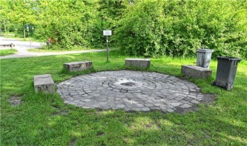 Die Grillplätze am Happingerausee fallen den neuen Beachvolleyball-Feldern zum Opfer. Kritik dafür gibt es unter anderen aus den Reihen der Freien Wähler/UP. Foto Peter Schlecker