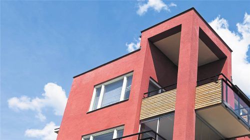 Die Mieten hierzulande wachsen in vielen Regionen in den Himmel. Das Leid der Mieter, freut die Eigentümer: Aufgrund der hohen Mieten steigen Immobilien wieder im Wert. Foto Smarterpix/F67581992
