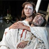 Antikriegstext trifft auf „Stabat mater“