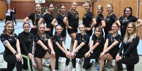 Eine von zwölf Cheerleading-Gruppen bei den V-Town Panthers vom SC Vachendorf, die Sassy Cats, nach einer Trainingseinheit.