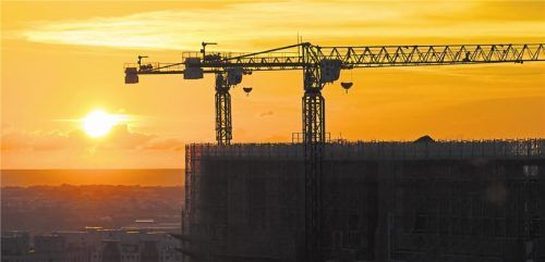 Erlebt die Baubranche eine Morgen- oder Abenddämmerung? Foto  Panthermedia/tomwang (YAYMicro)