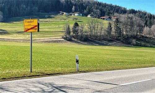 Für die Energiezentrale des geplanten Nahwärmenetzes wird nun der Standort an der Rosenheimer Straße favorisiert. Derzeit prüft das Staatliche Bauamt, ob er mit einer Stichstraße direkt von der Staatsstraße 2093 aus erschlossen werden kann. Foto privat